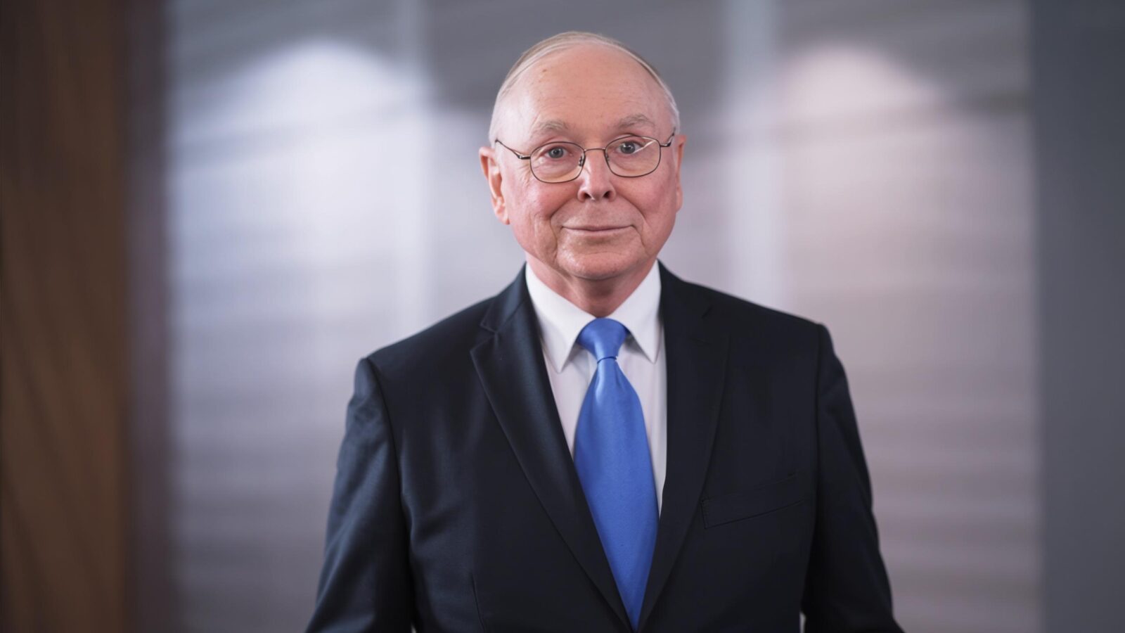 12 Charlie Munger Maxims Most People Learn Too Late in Life