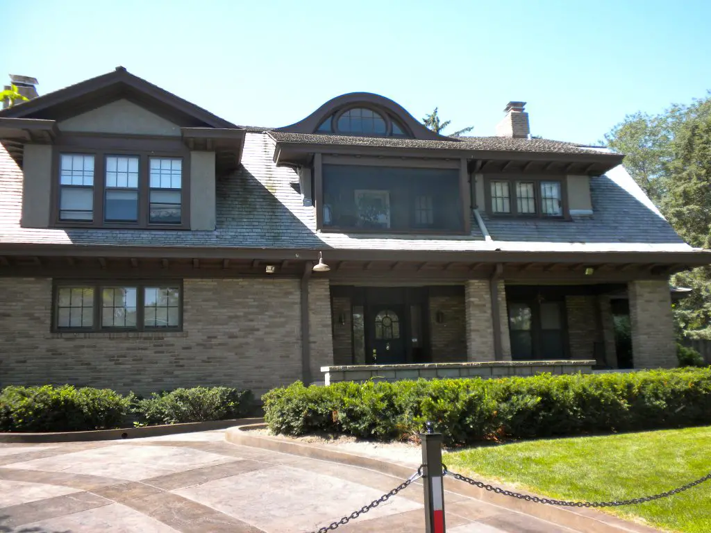 Warren Buffett House