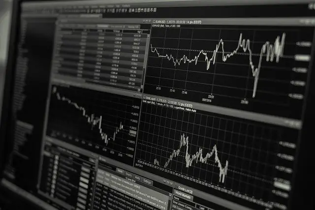 Technical Analysis vs Fundamental Analysis