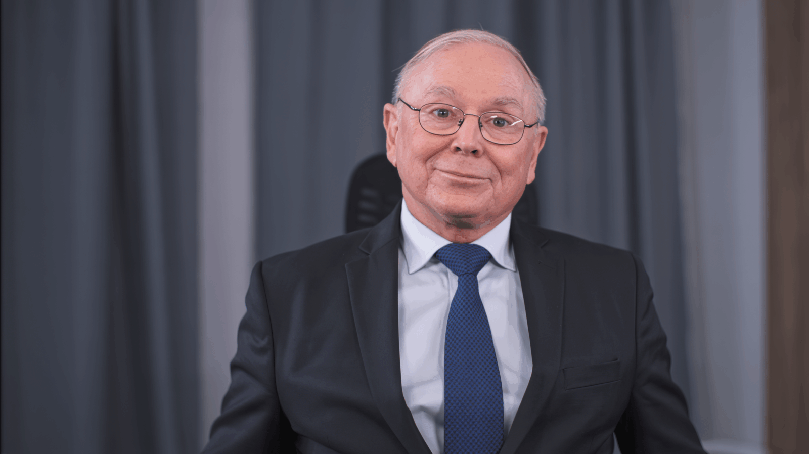 How To Be Unshakeable in Every Situation: Charlie Munger’s 7 Life Lesson Quotes