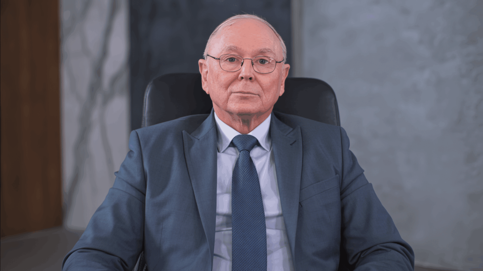Charlie Munger Says These Are the 5 Signs You Are A Mentally Strong Person 1 Charlie Munger Says These Are the 5 Signs You Are A Mentally Strong Person