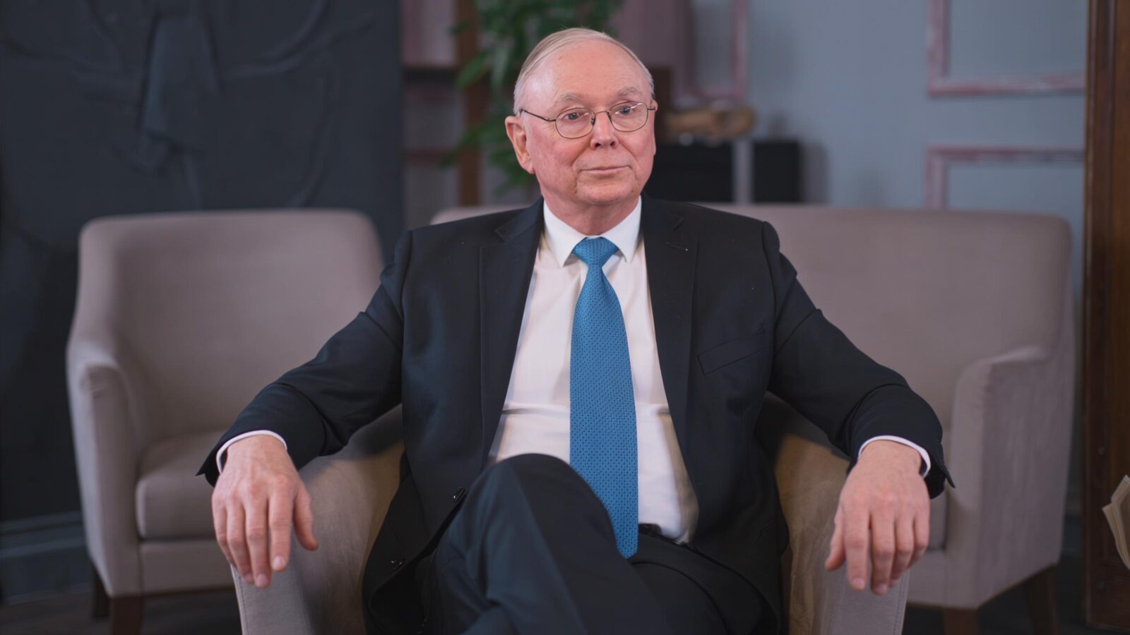 10 Habits of Mentally Weak People, According to Charlie Munger 2 10 Habits of Mentally Weak People, According to Charlie Munger