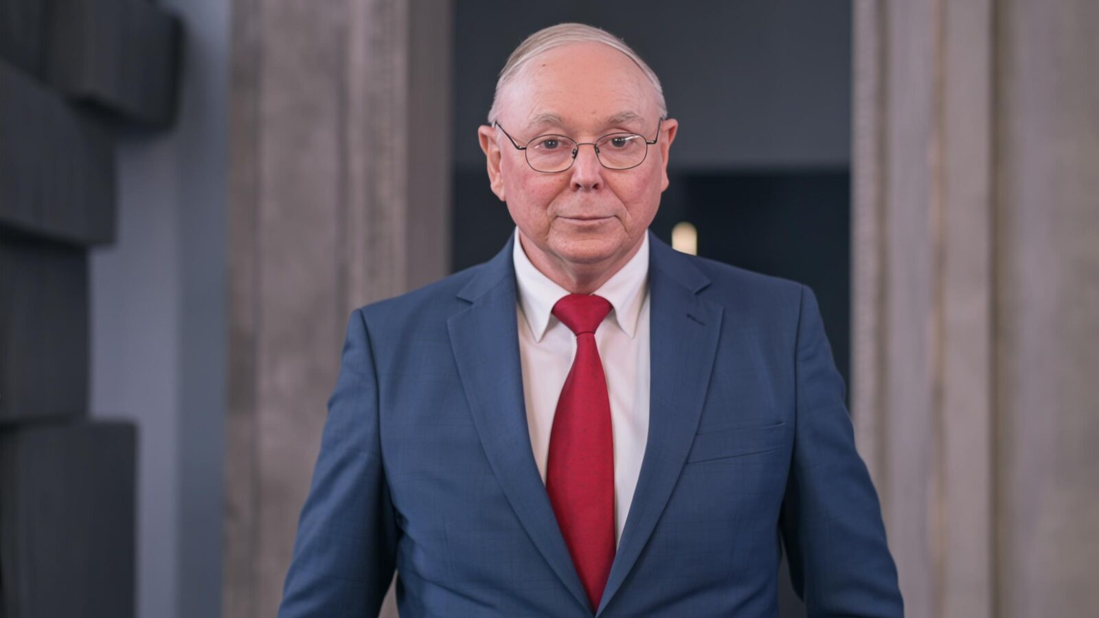 10 Signs You Were Born To Be A Loner, According to Charlie Munger 2 10 Signs You Were Born To Be A Loner, According to Charlie Munger