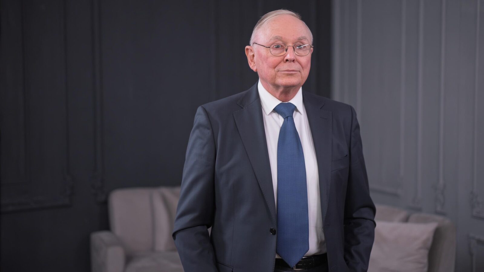 Charlie Munger Believed Wealth Comes From These 5 Mental Habits Middle Class People Never Develop