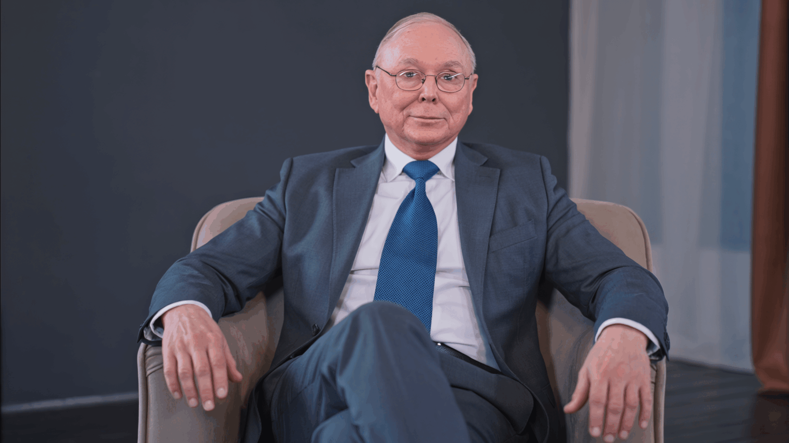 How to Build Self-Esteem: The 5 Pillars of Self-Esteem, According to Charlie Munger