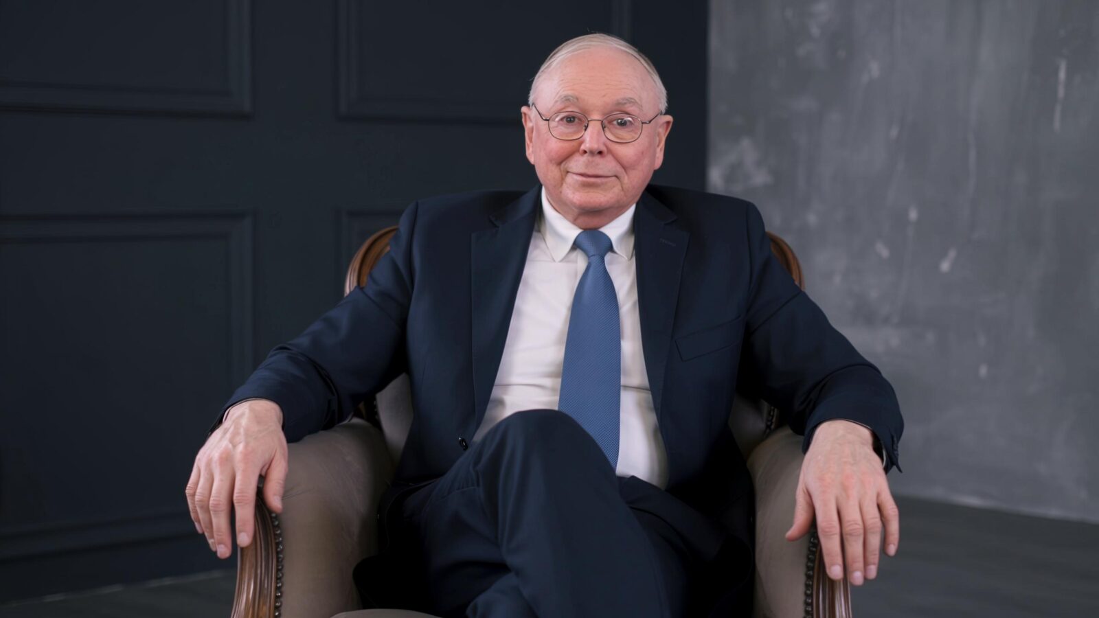 Charlie Munger on Avoiding a Victim Mentality: 5 Rules for Avoiding Self-Pity Before It Ruins You 2 Charlie Munger on Avoiding a Victim Mentality: 5 Rules for Avoiding Self-Pity Before It Ruins You