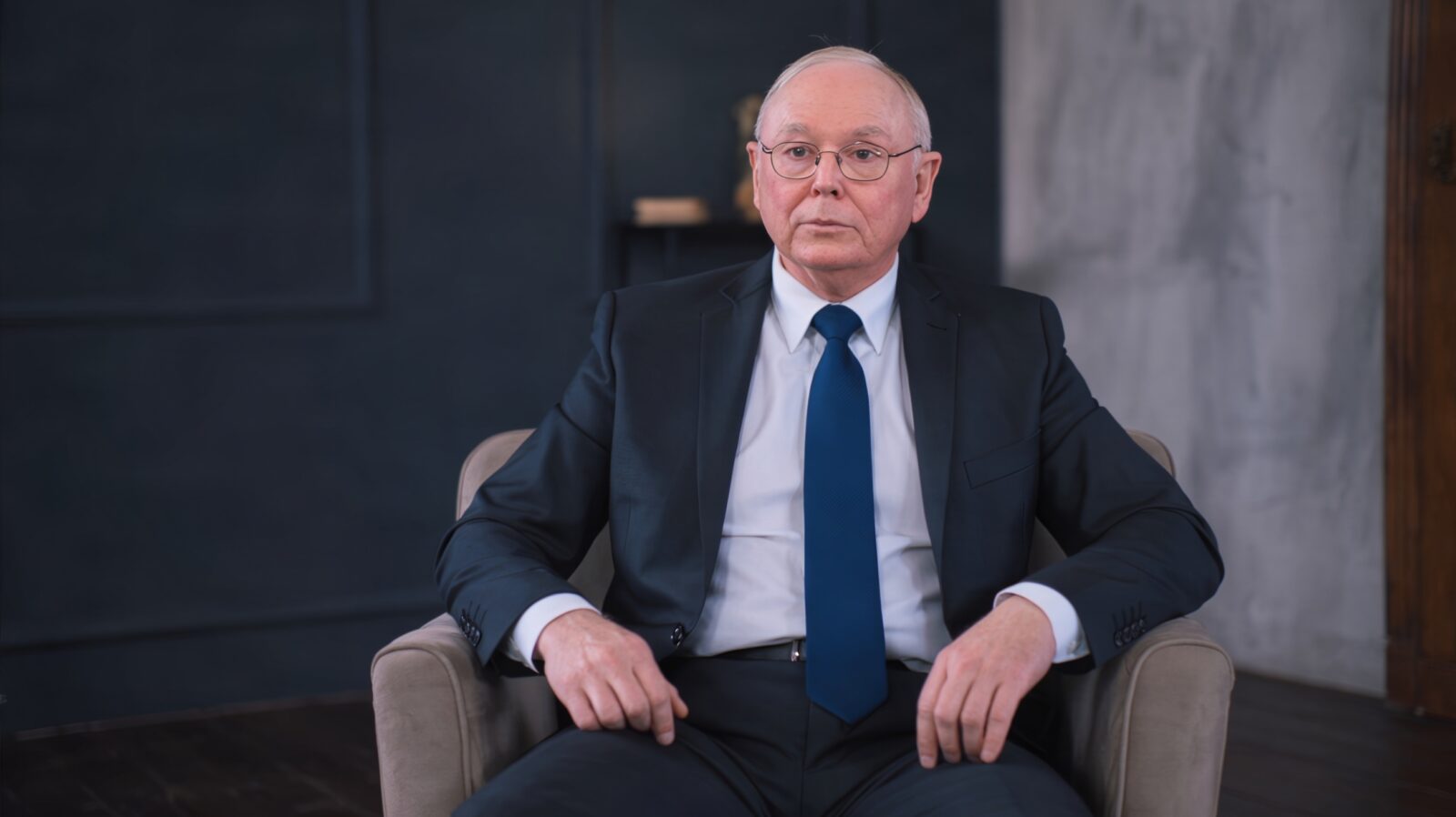 Why Charlie Munger Chose Slow Living Over Hustle Culture (His 5 Habits to Enjoy Life)