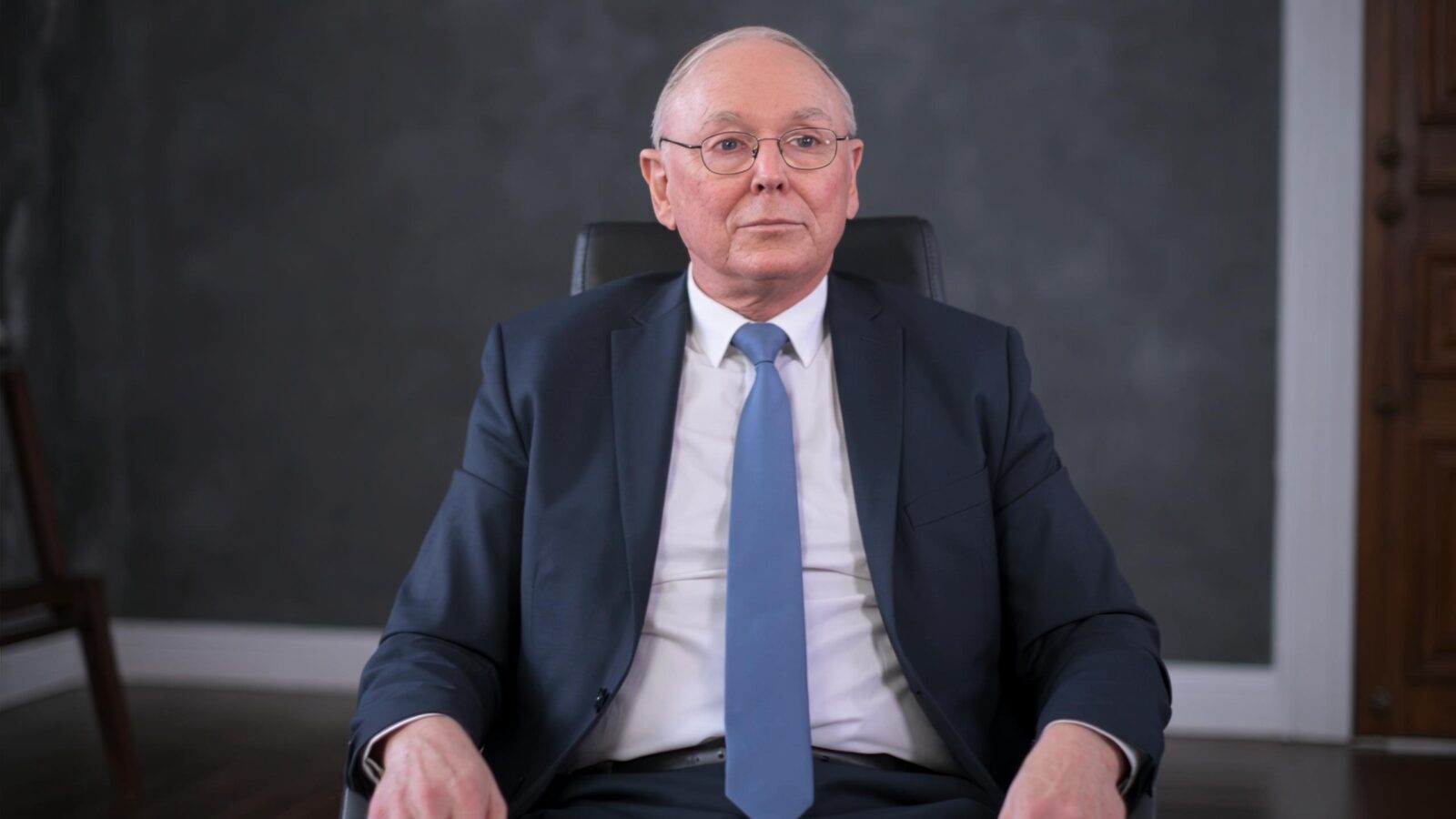 Charlie Munger&rsquo;s 5 Psychology Lessons Men Learn Too Late In Life