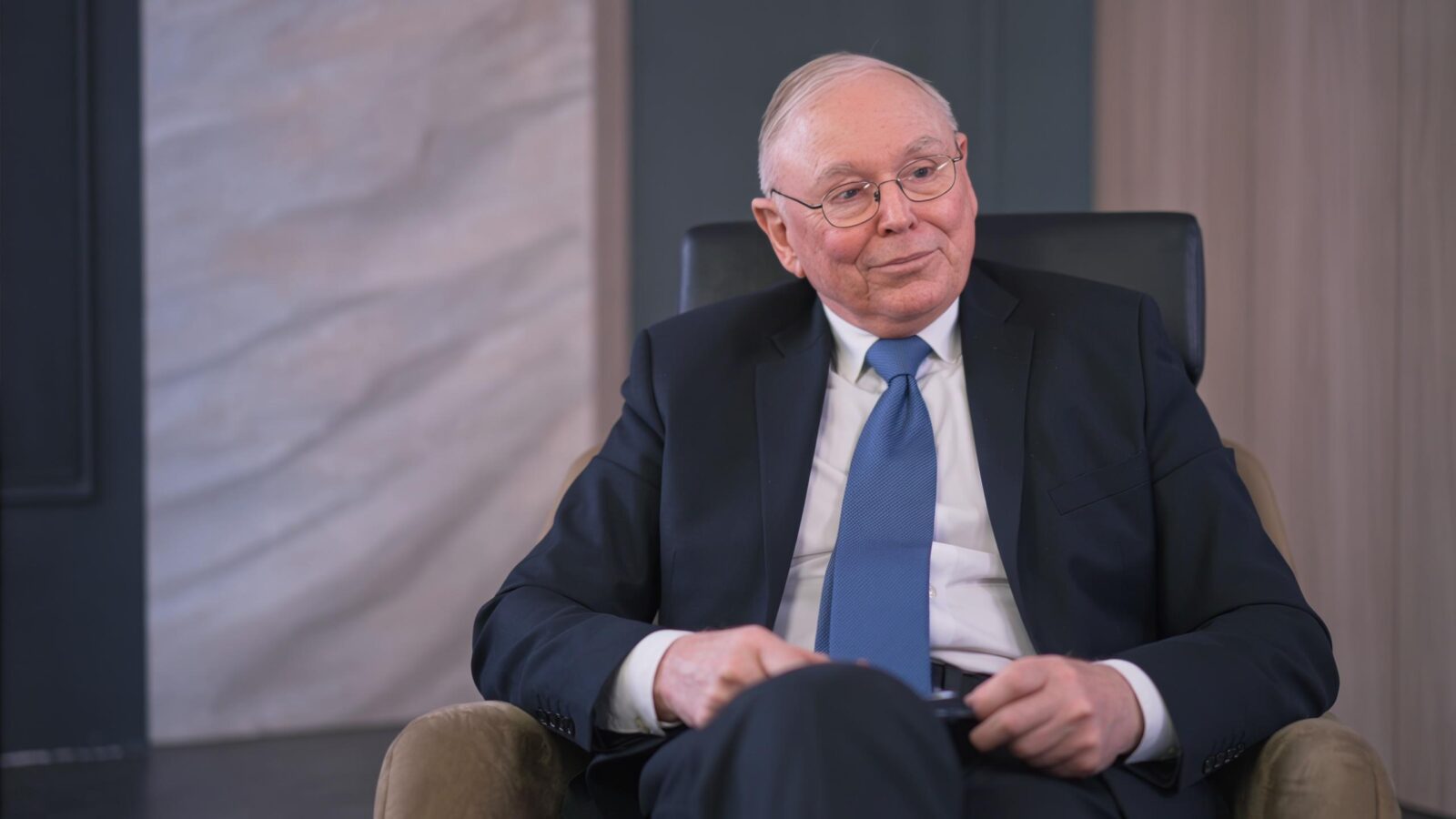If You Want to Become More Peaceful as You Get Older, Charlie Munger's Advice is to Say Goodbye to These Habits 2 If You Want to Become More Peaceful as You Get Older, Charlie Munger’s Advice is to Say Goodbye to These Habits