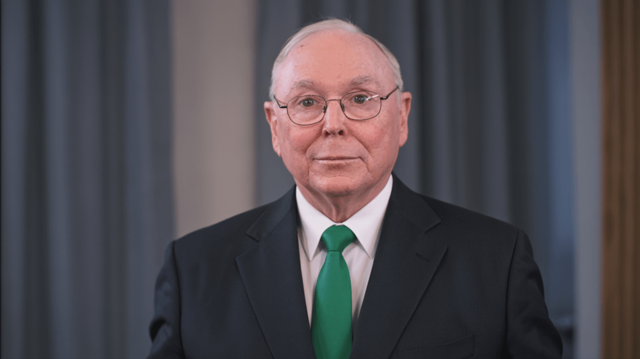 How to Remain Calm in Any Situation According to Charlie Munger