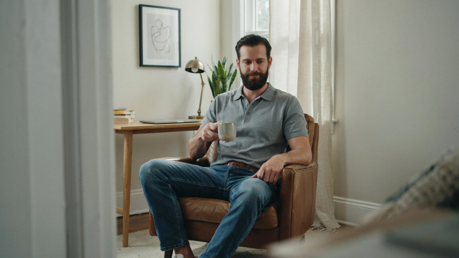 The Psychology of Middle-Class People Who Look Broke but Quietly Get Wealthy 2 The Psychology of Middle-Class People Who Look Broke but Quietly Get Wealthy