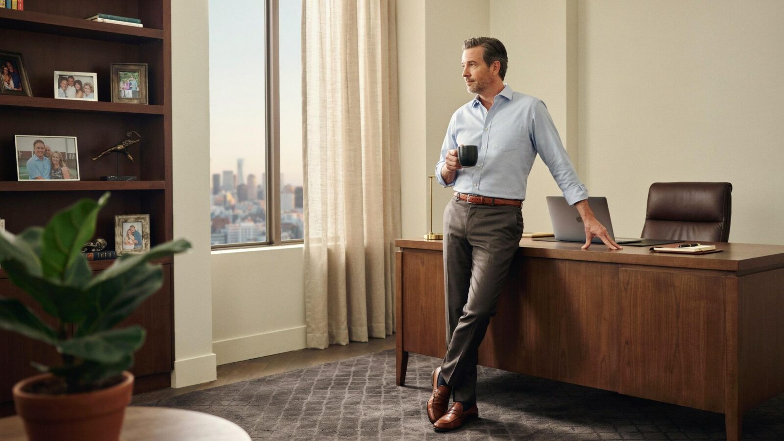 10 Habits Self-Made Wealthy People Mastered to Escape the Middle Class, According to Economics 2 10 Habits Self-Made Wealthy People Mastered to Escape the Middle Class, According to Economics