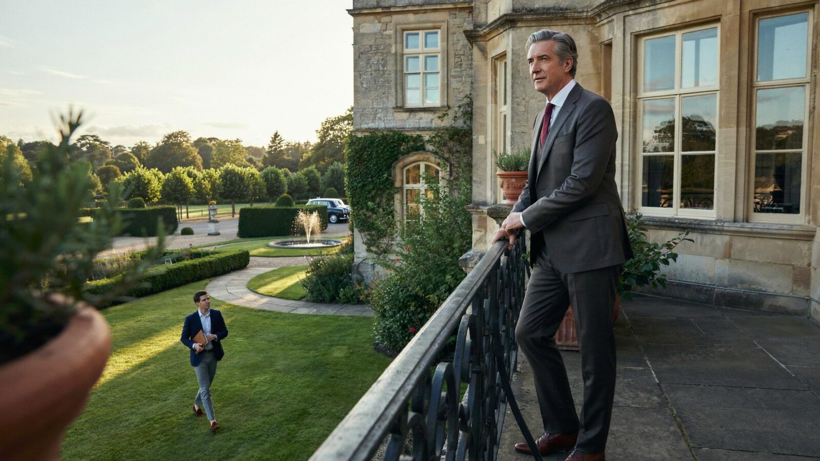 10 Upper-Class Lessons That Middle-Class and Working-Class People Learn Too Late in Life 2 10 Upper-Class Lessons That Middle-Class and Working-Class People Learn Too Late in Life