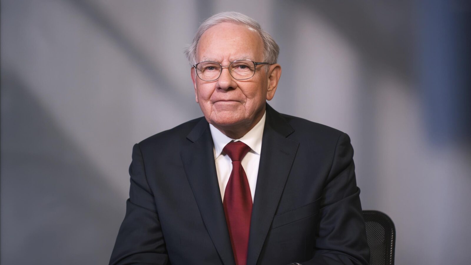 5 Things Smart Middle-Class People Must Stop Buying, According to Warren Buffett
