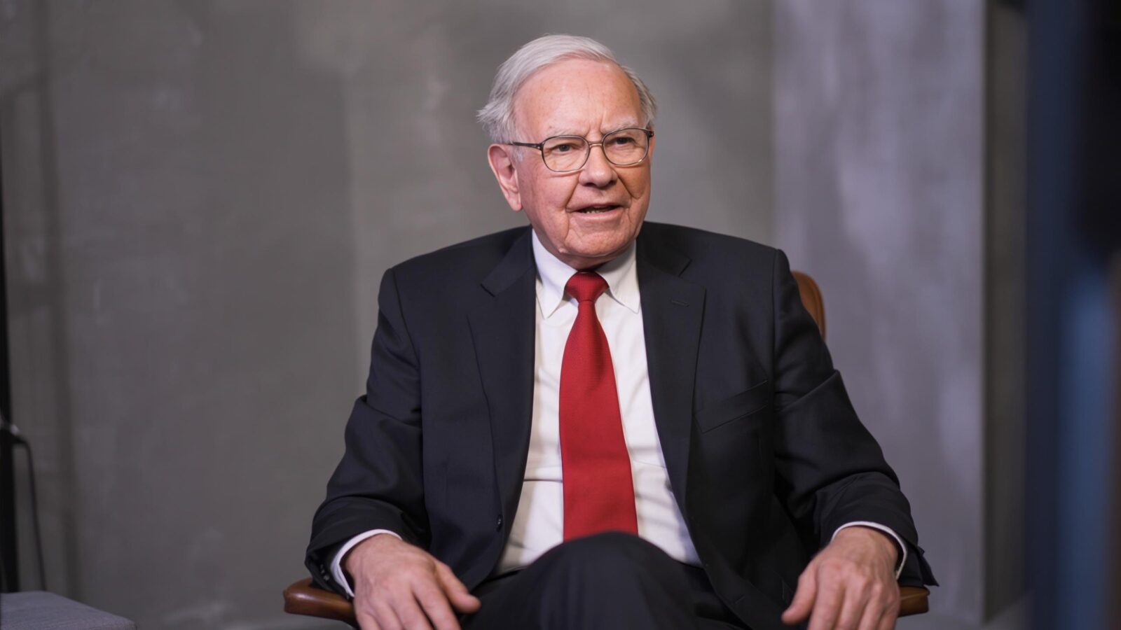 10 Expensive Spending Habits Warren Buffett Avoids at All Costs 2 10 Expensive Spending Habits Warren Buffett Avoids at All Costs