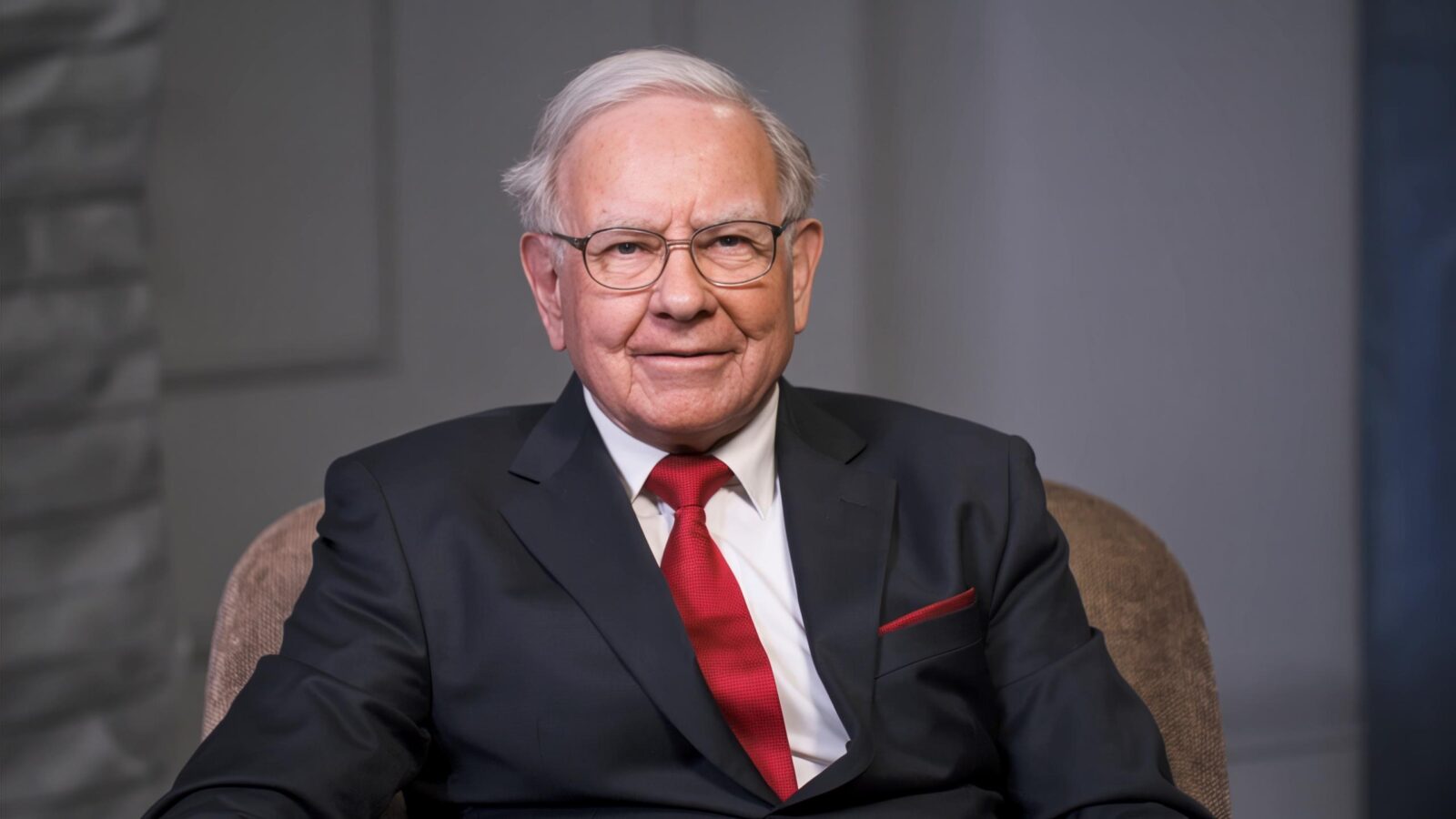 Warren Buffett: 5 Things Working-Class People Waste Money On