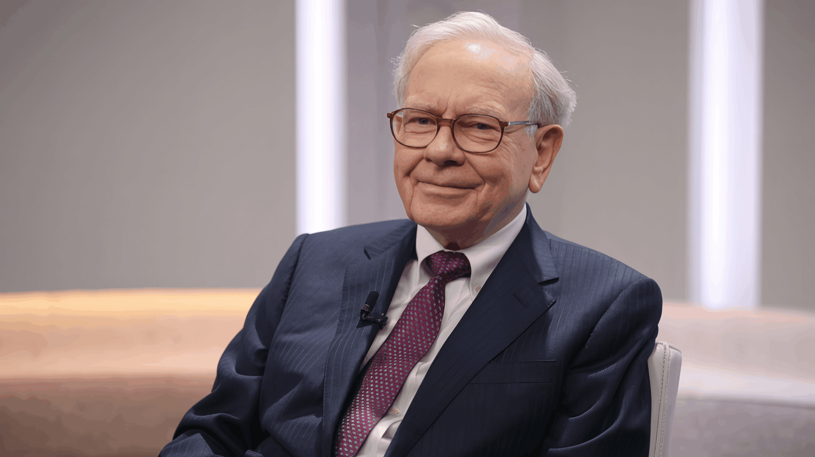 6 Minimalist Habits That Helped Warren Buffett Build Wealth Early in Life