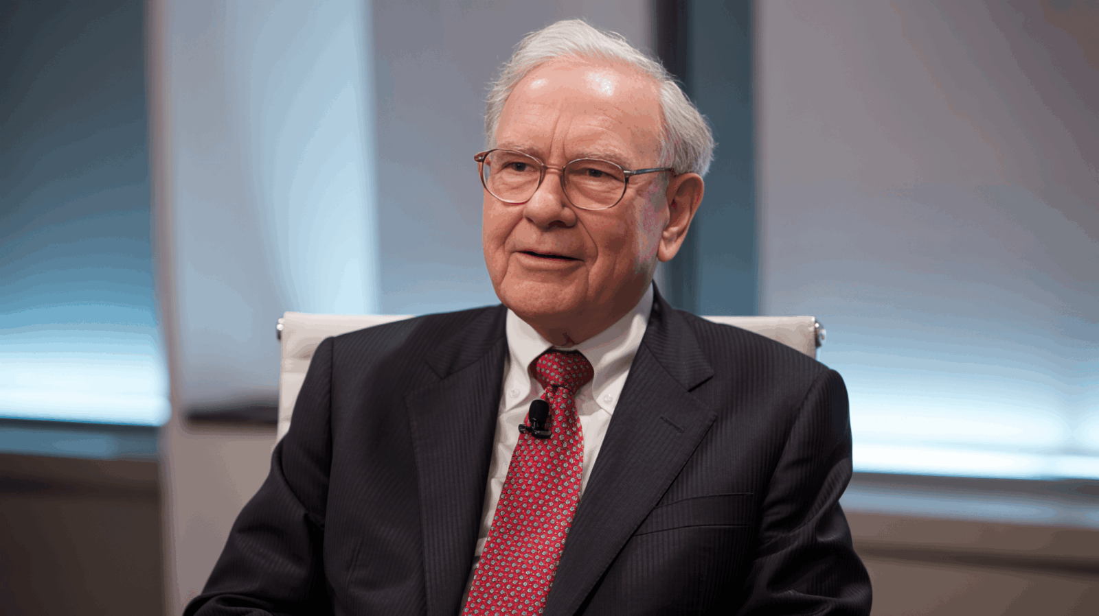 7 Terrible Things The Middle Class Wastes Money On According To Warren Buffett 2 7 Terrible Things The Middle Class Wastes Money On According To Warren Buffett