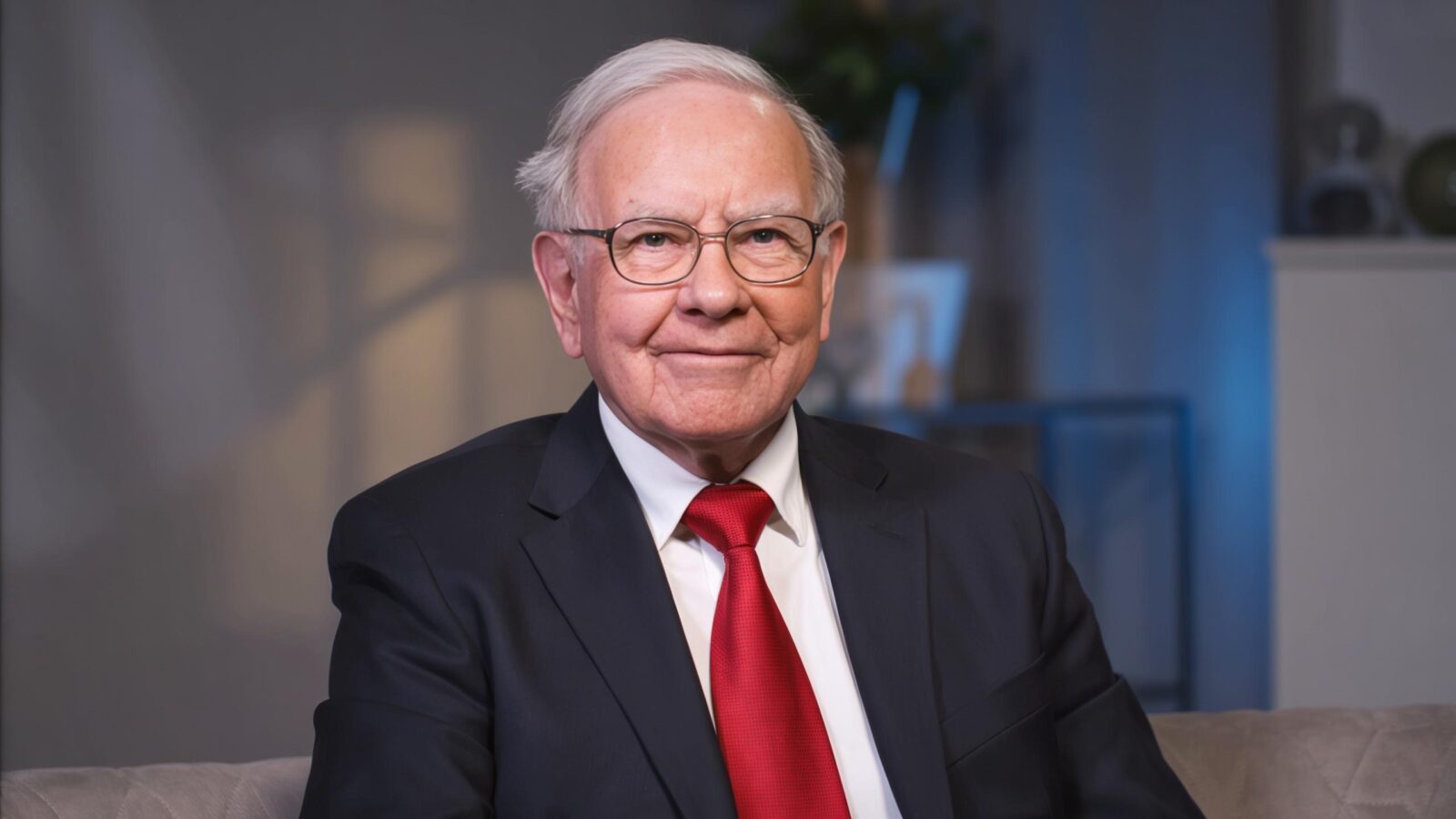 Warren Buffett Read 500 Pages a Day to Build His Wealth and Says These 5 Books Matter Most 2 Warren Buffett Read 500 Pages a Day to Build His Wealth and Says These 5 Books Matter Most