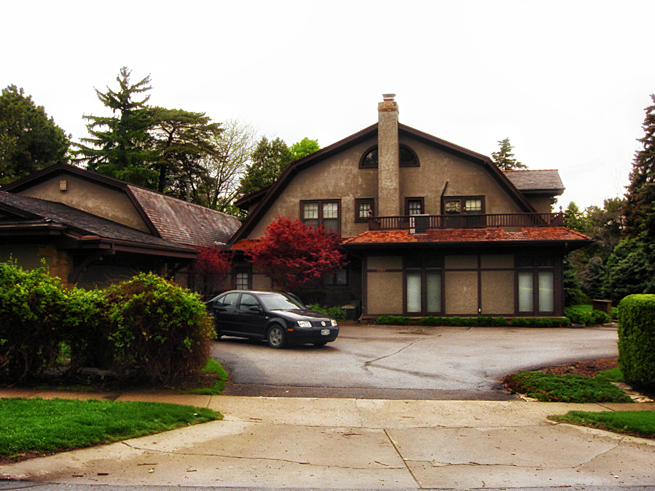 A Look at the Warren Buffett House 2023 (His Humble Home)