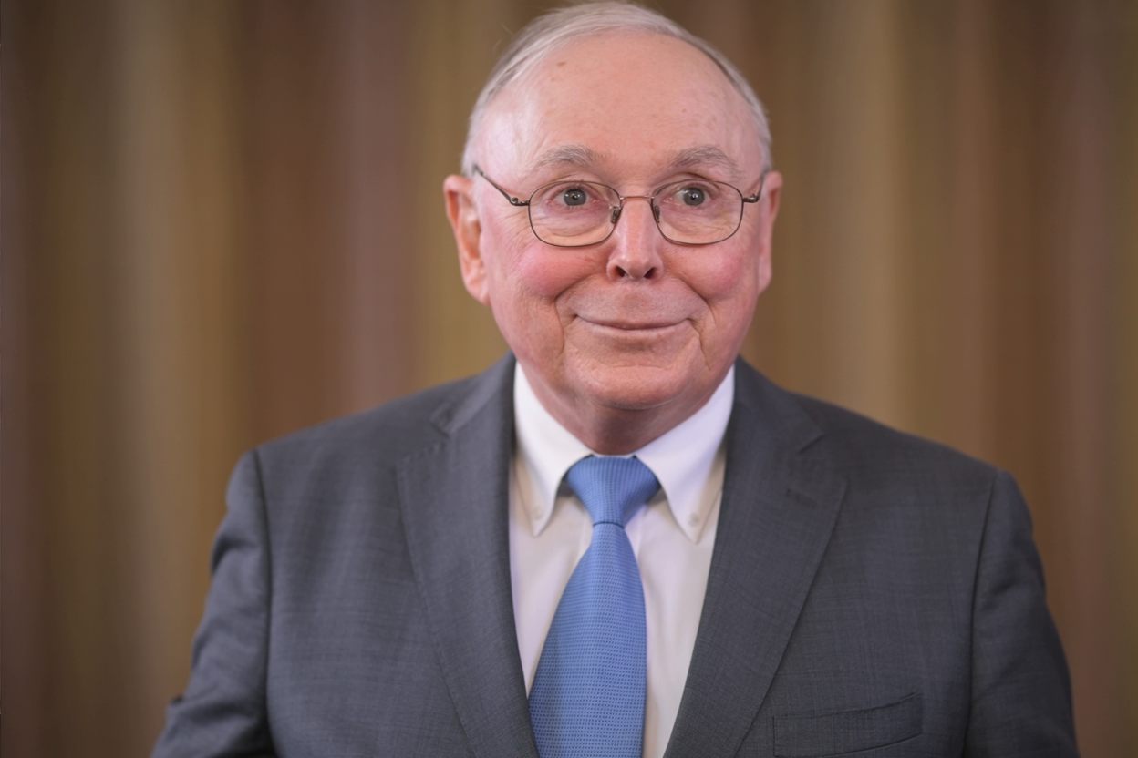 Charlie Munger: 10 Brutally Honest Wealth Lessons the Middle Class Doesn’t Want to Hear 1 Charlie Munger: 10 Brutally Honest Wealth Lessons the Middle Class Doesn’t Want to Hear