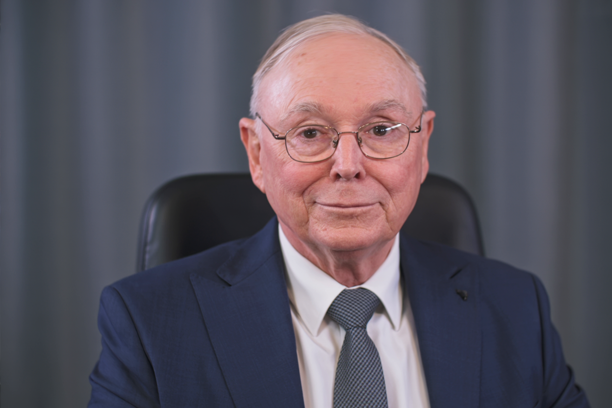 Charlie Munger: The Top 5 Things Middle-Class People Waste Money On